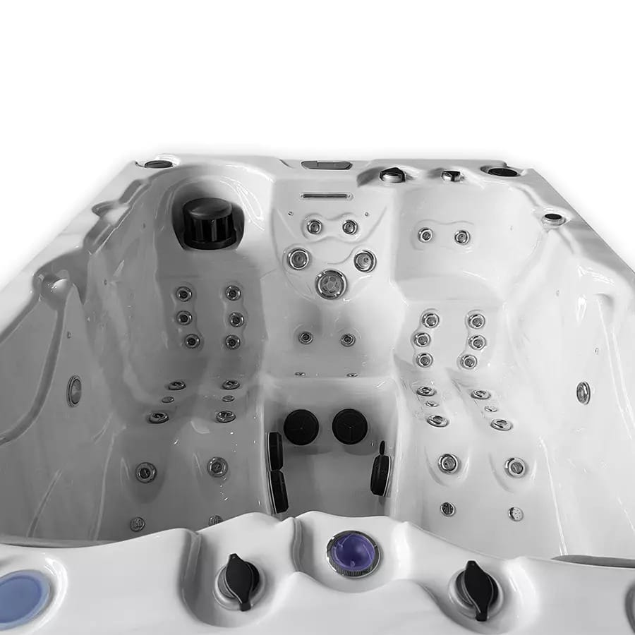 Binnenkant van de Fox Spa Essence met lig- en zitplaatsen