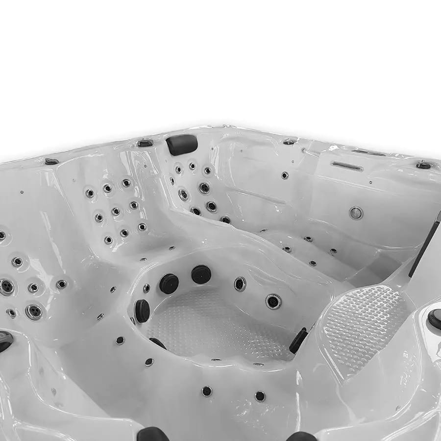 Binnenkant van de Venice Manhattan jacuzzi met lig- en zitplaatsen